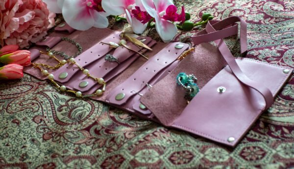 bőr ékszertartó, rózsaszín összehajtható valódi bőr ékszertartó, rózsaszín