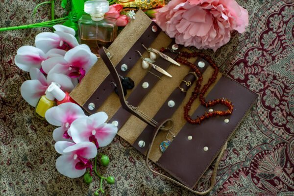 összehajtható valódi bőr ékszertartó, burgundi