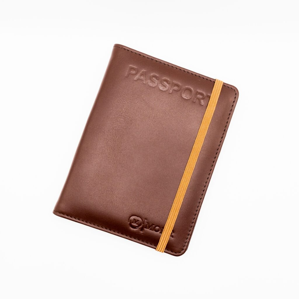 valódi bőr útlevél tok sim tartóval, barna