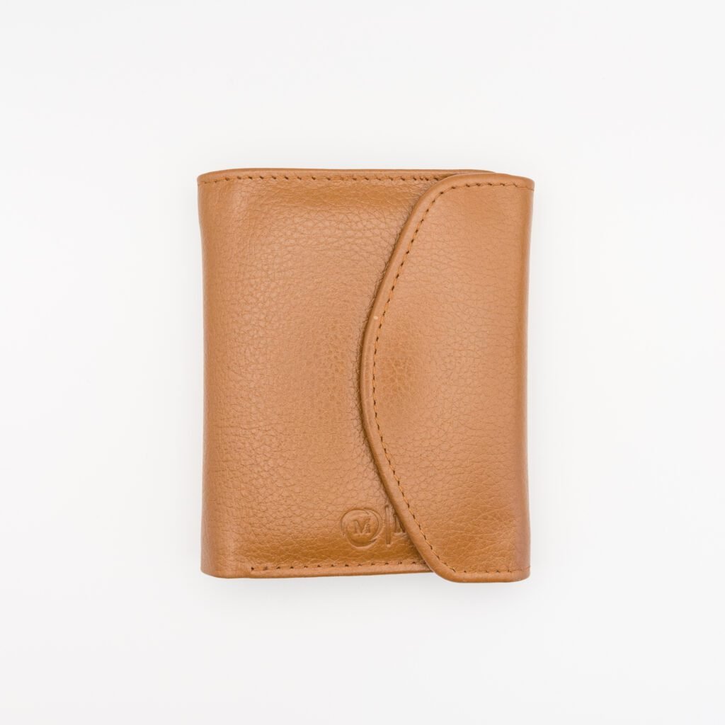 tágas valódi bőr pénztárca, világosbarna