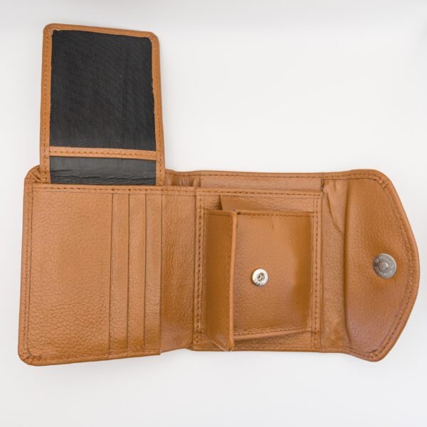 tágas valódi bőr pénztárca, világosbarna