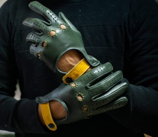 valódi bőr autós kesztyű patentos pánttal, zöld-sárga