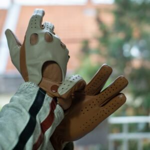 valódi bőr autós kesztyű patentos pánttal, kétféle barna