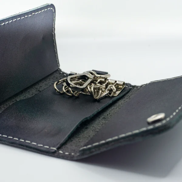 összehajtható kulcstartó bőrből, fekete